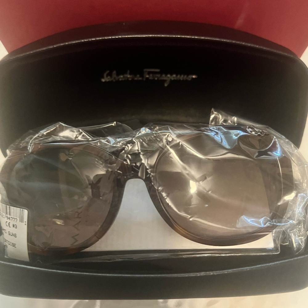 NWT Salvatore Ferragamo Women’s Sunglasses
